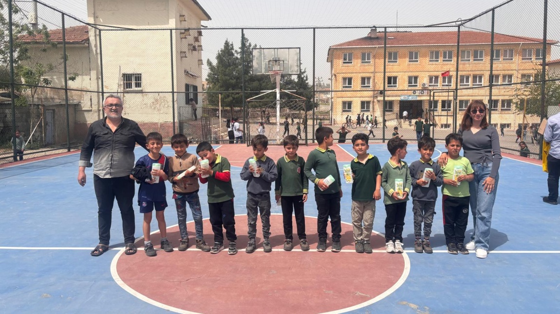 OKULDA ŞENLİK VAR